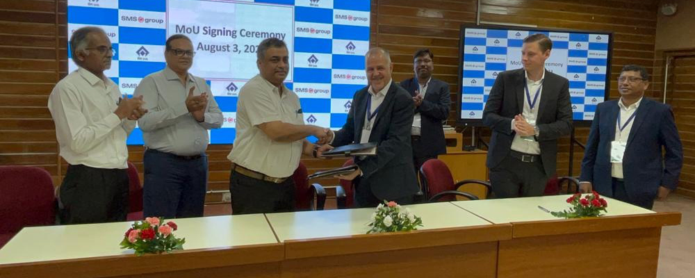 (Marco Asquini and Shri Saumya Tokdar showing solidarity in their decarbonization objectives at the MoU signing ceremony held in Ranchi)