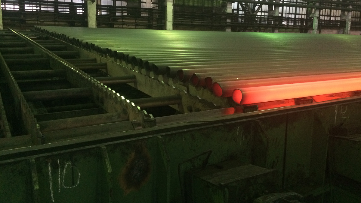 Seamless steel pipes on the cooling bed in the Tagmet PQF® mill.